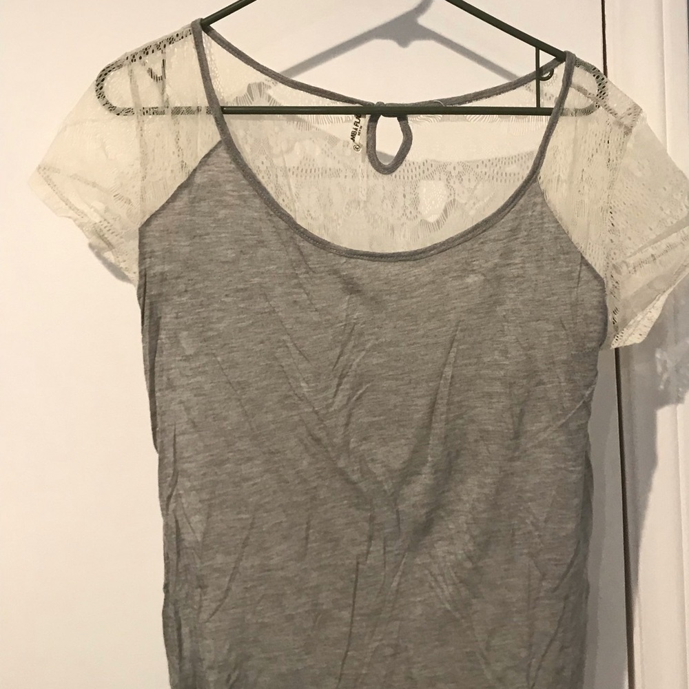 Short sleeve tee